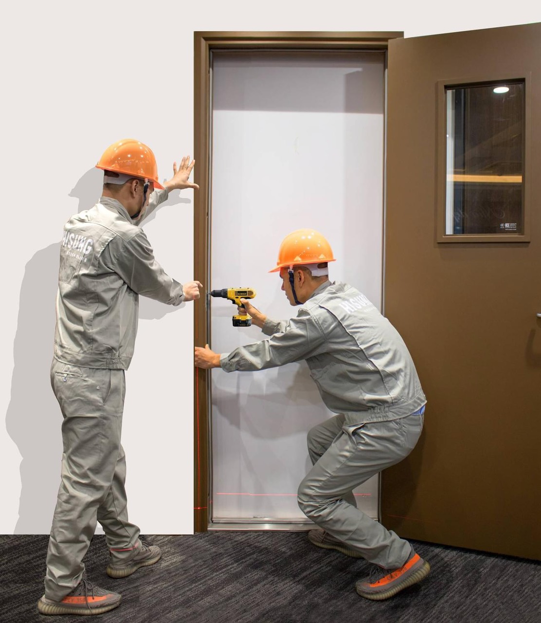 Hướng Dẫn Thi Công Lắp Đặt Cửa Thép Chống Cháy