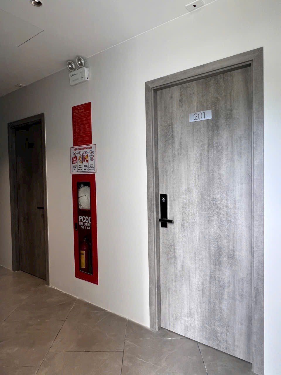 Cung Cấp Lắp Đặt Cửa Chống Cháy Cho Khách Sạn